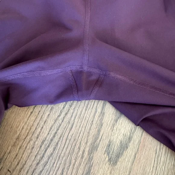 Old Navy | High Waisted Elevate 7/8 Leggings, Size L - Picture 3 of 7